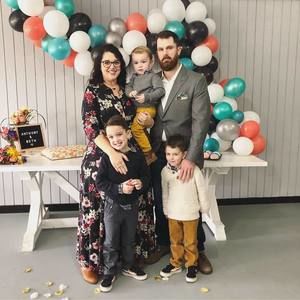 Meet your Posher, Lindy